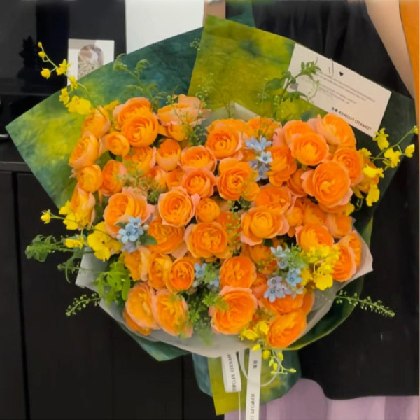 Vibrant Orange Mini Rose Bouquet | Cheerful Accent Floral Gift with Bright Hues